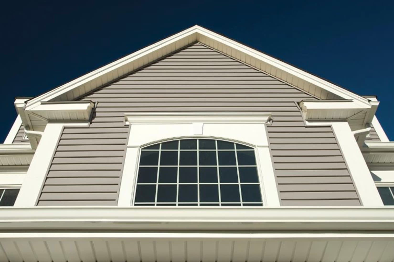 Vinyl Soffit & Vertical Siding