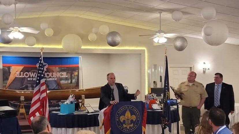 JR Girskis Presents Bill Michaels with Boy Scouts Community Impact Award | Illowa Scouting America
