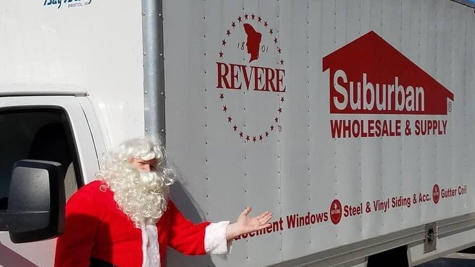 Why Next-Day Siding Delivery Saves Contractors Money